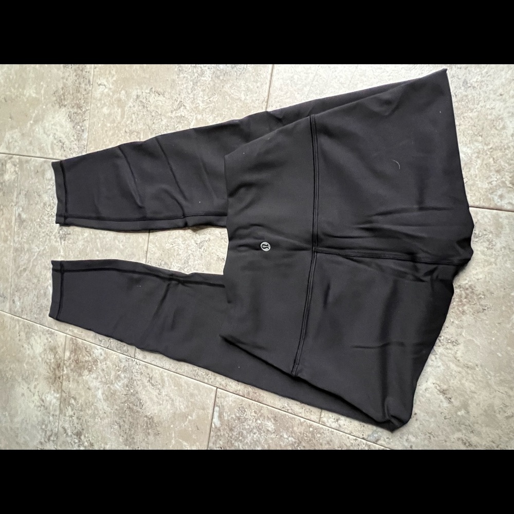 LULULEMON - Picture 4 of 4